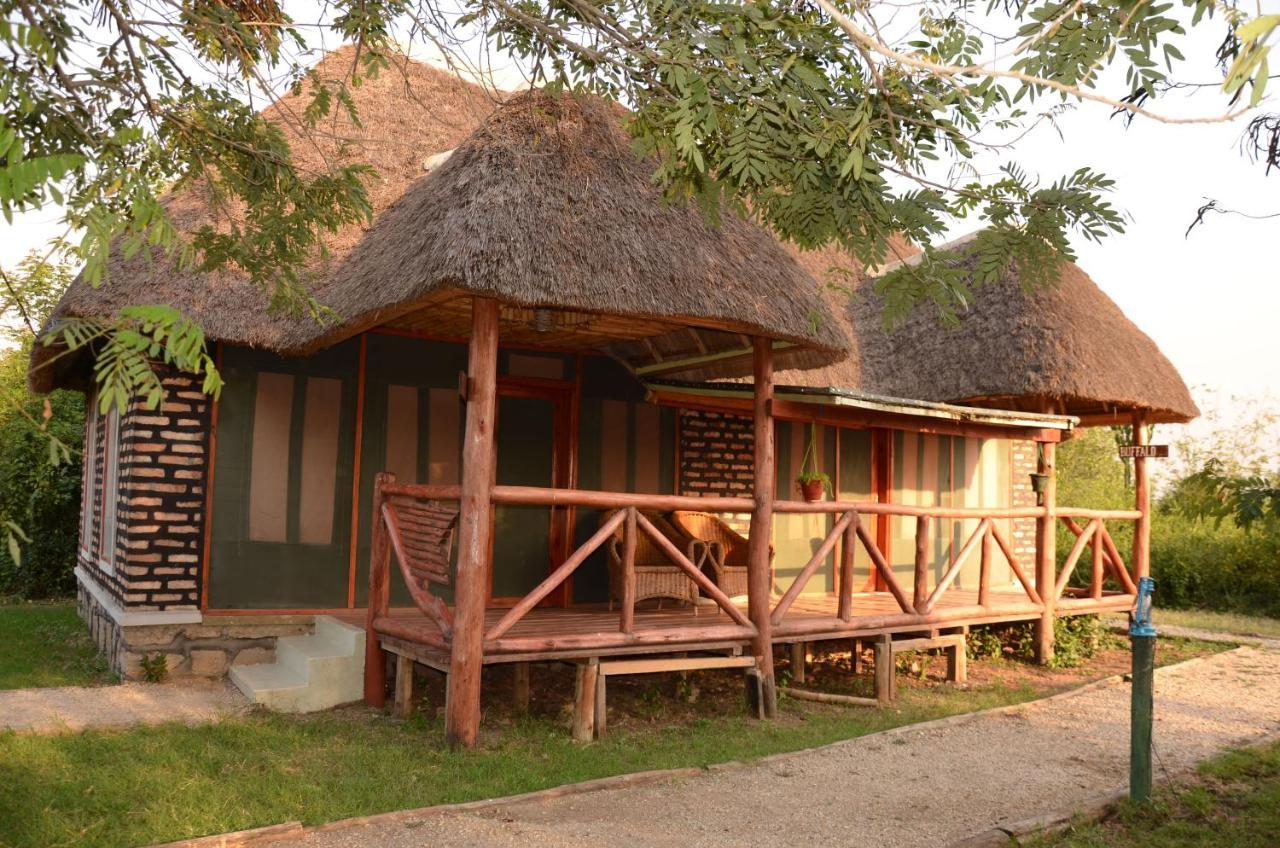 Irungu Forest Safari Lodge Katunguru المظهر الخارجي الصورة