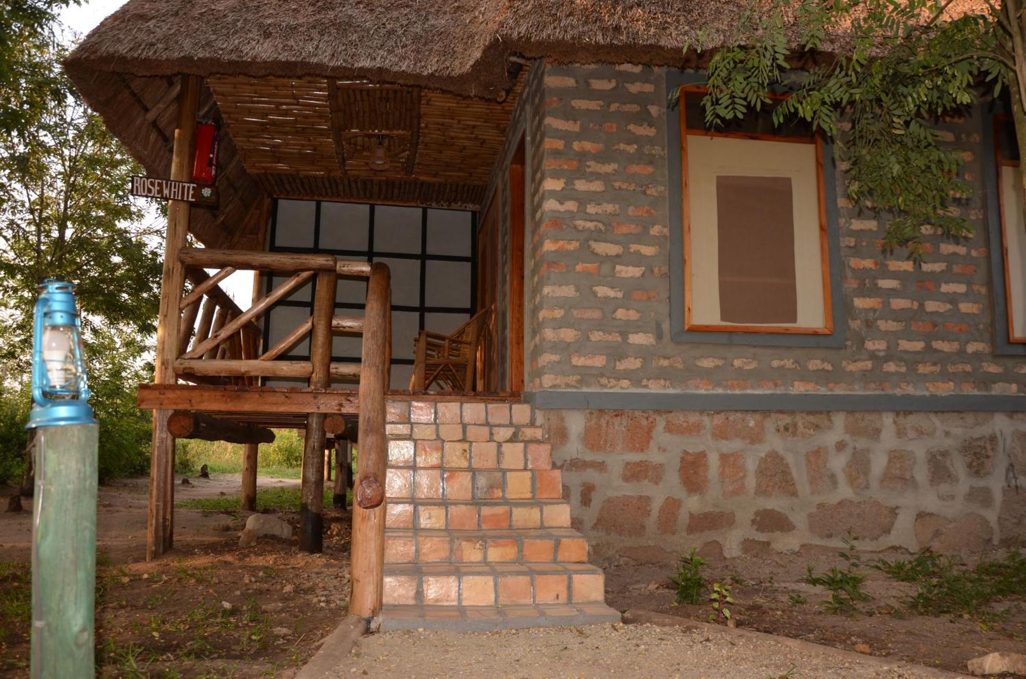 Irungu Forest Safari Lodge Katunguru المظهر الخارجي الصورة