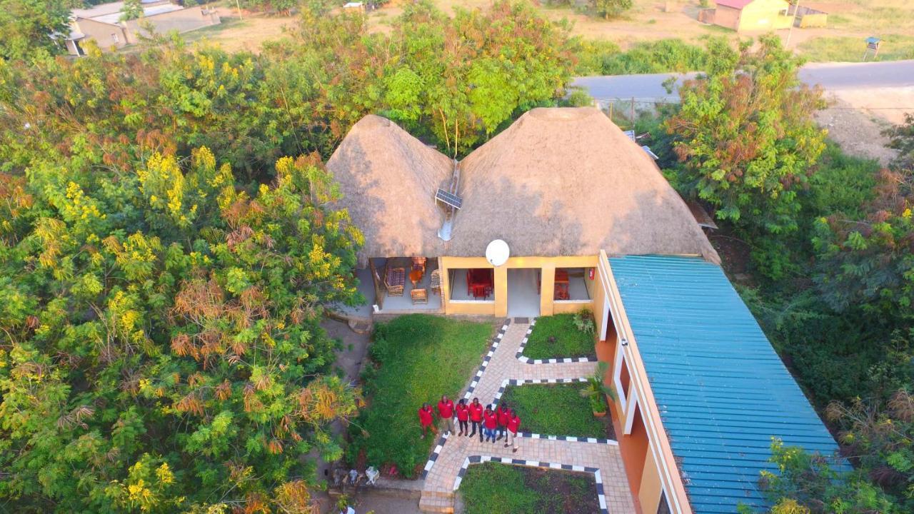 Irungu Forest Safari Lodge Katunguru المظهر الخارجي الصورة